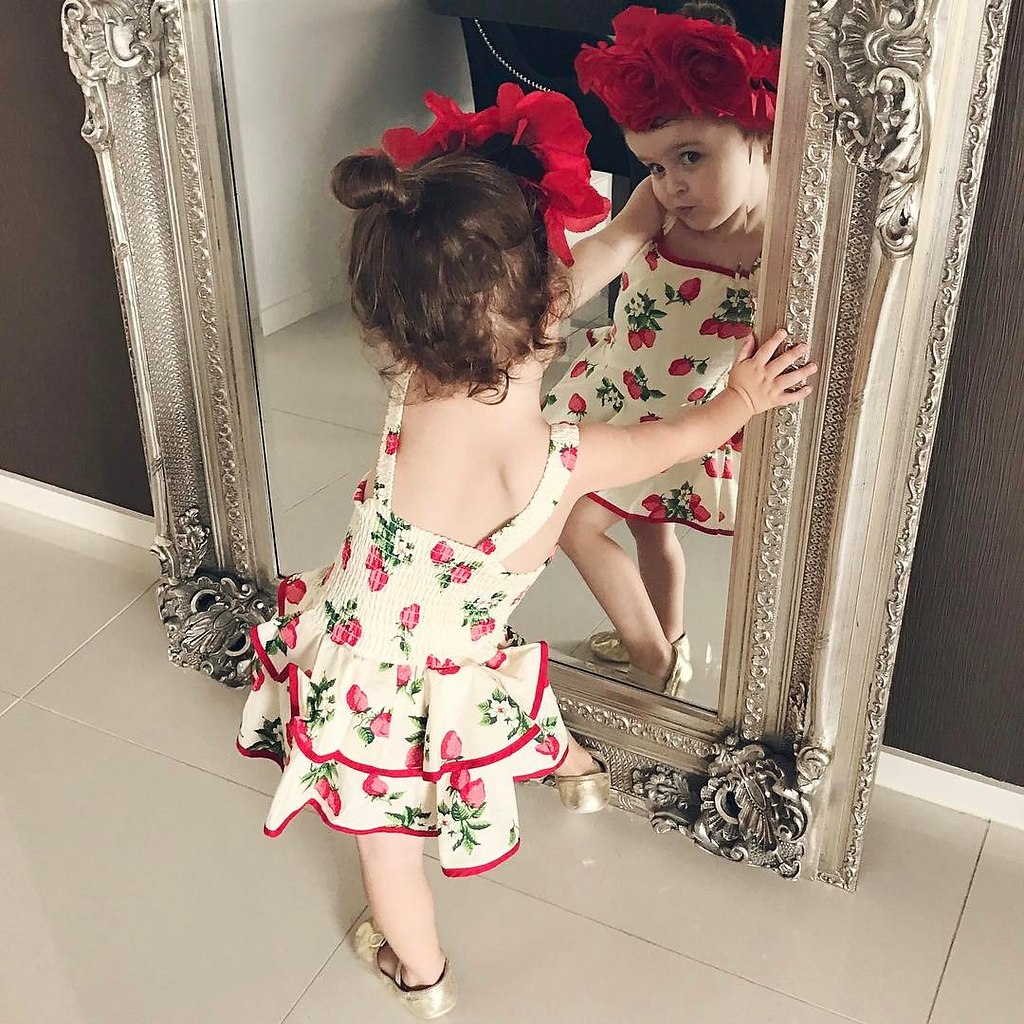 Девочка в зеркале