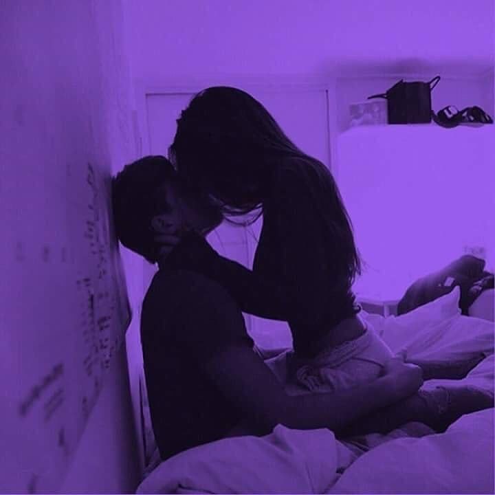 Секс На Фиолетовой Кровати Мужа И Жены