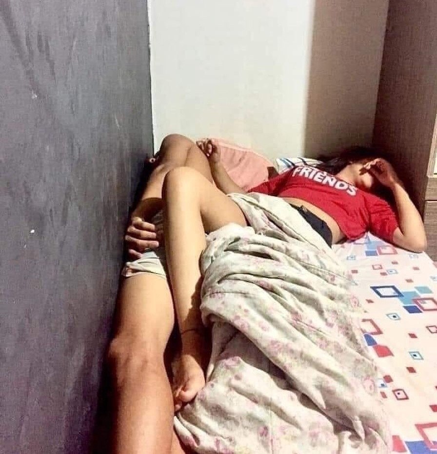 Девушка дождалась в своей постели покемона и устроила с ним секс