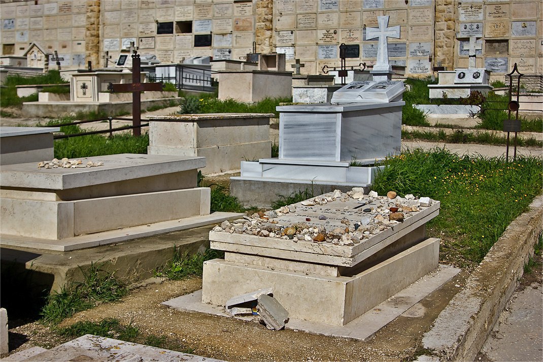 Памятник шиндлеру в израиле фото