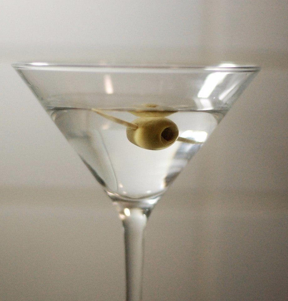 Драй Мартини, или любимый коктейль Бонда.. “Shaken, not stirred ...