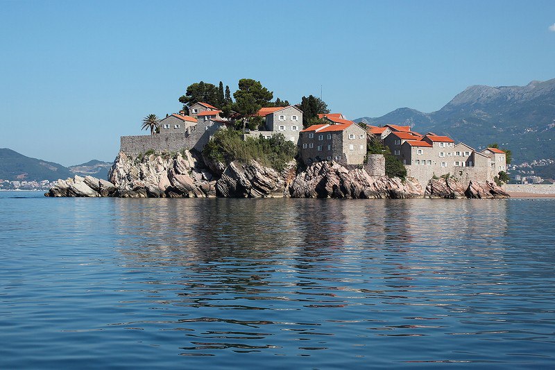 Црна Гора, Crna Gora) - государствo в юго-восточной Европе, на адриатическо...