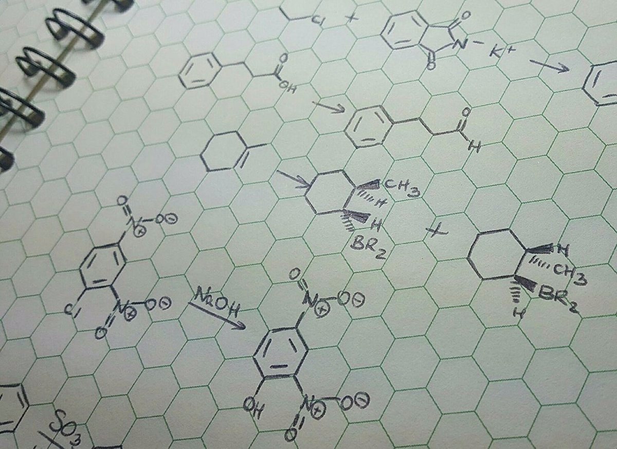 Тетрадь по органической химии с шестиугольниками
