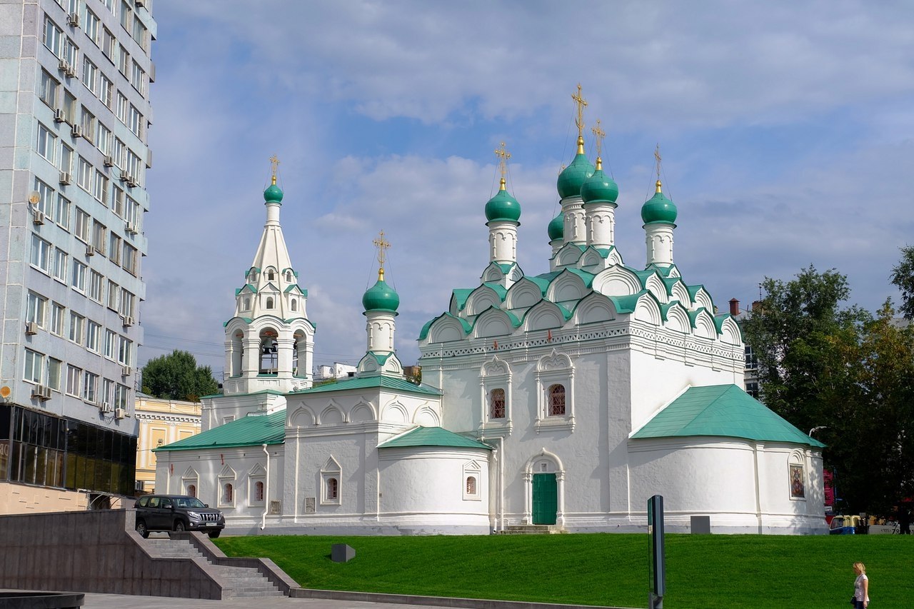 Храм на новом арбате. Храм преподобного Симеона Столпника. Храм преподобного Симеона Столпника на поварской. Церковь на Арбате Симеона Столпника. Симеон Столпник на Арбате.