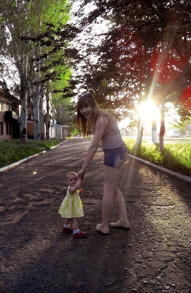 Кристина жук с дочкой на руках фото