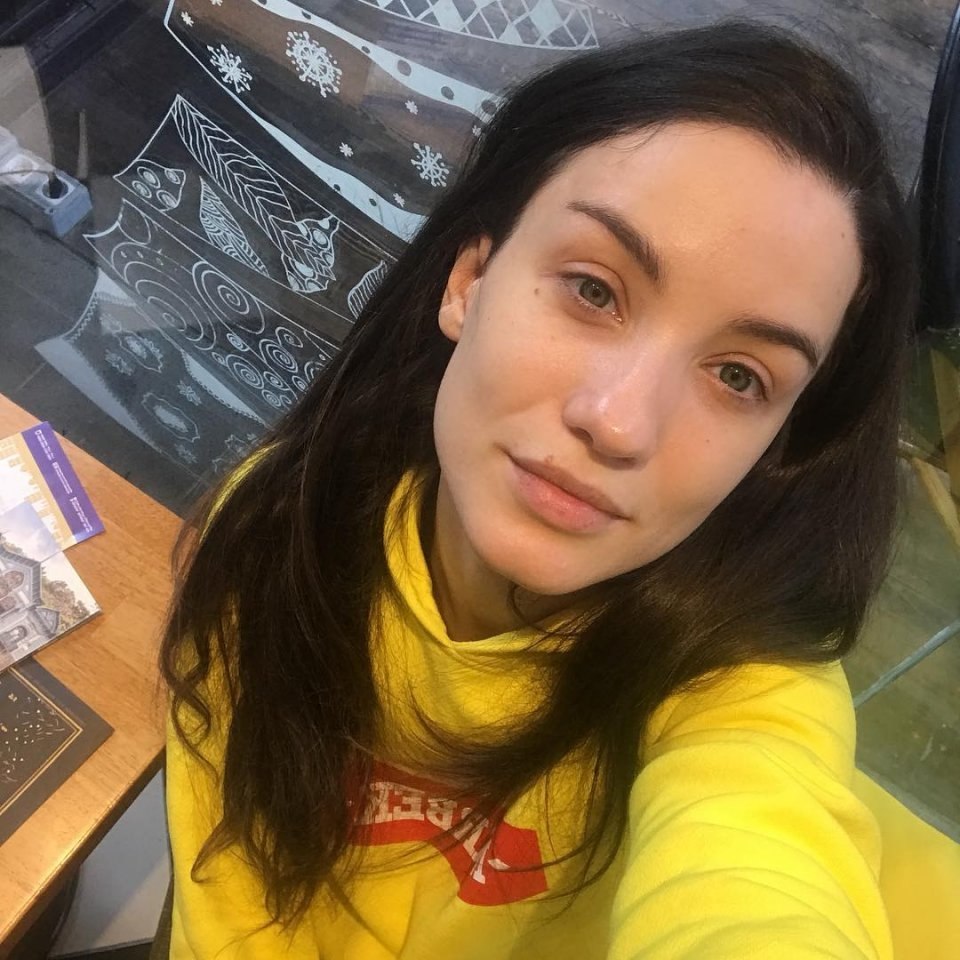 Виктория Дайнеко без макияжа
