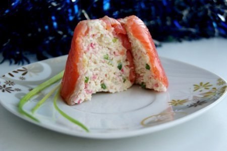 ЗАКУСКА ИЗ СЛАБОСОЛЕНОЙ СЕМГИ