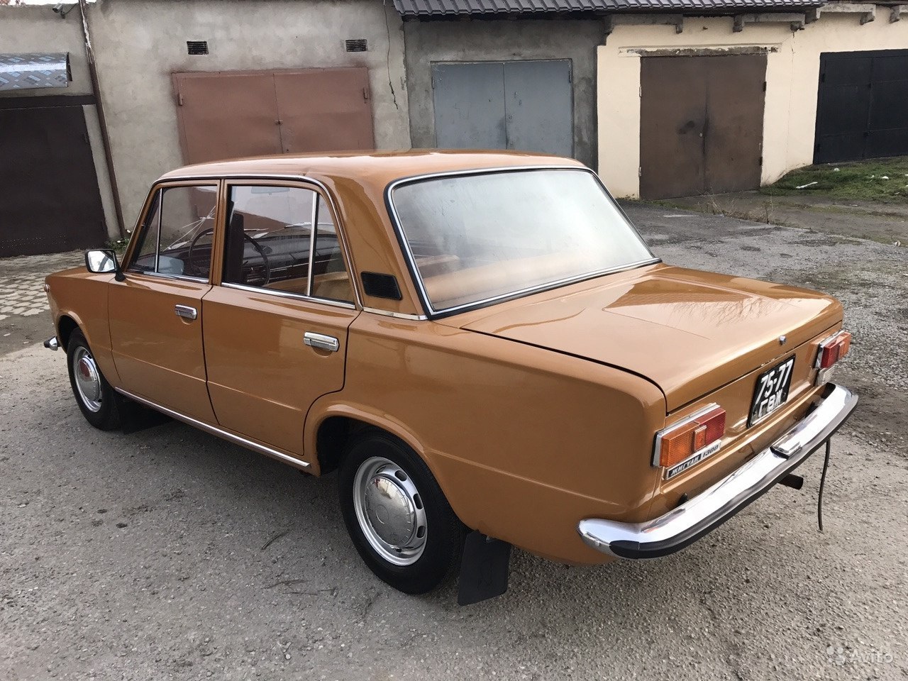 Lada 21011