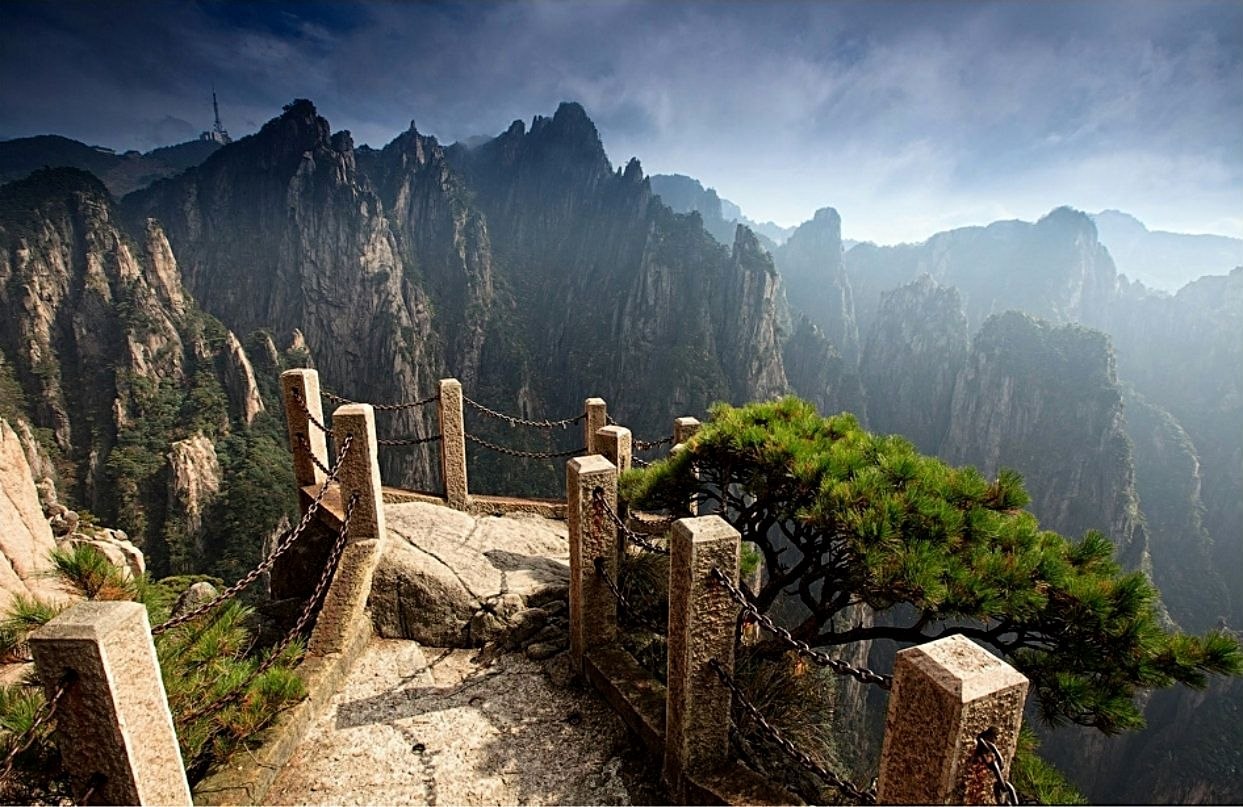 Возрождение хуаншань. Горы Хуаншань, Китай. Желтые горы Хуаншань. Горная гряда Хуаншань. Национальный парк Хуаншань.