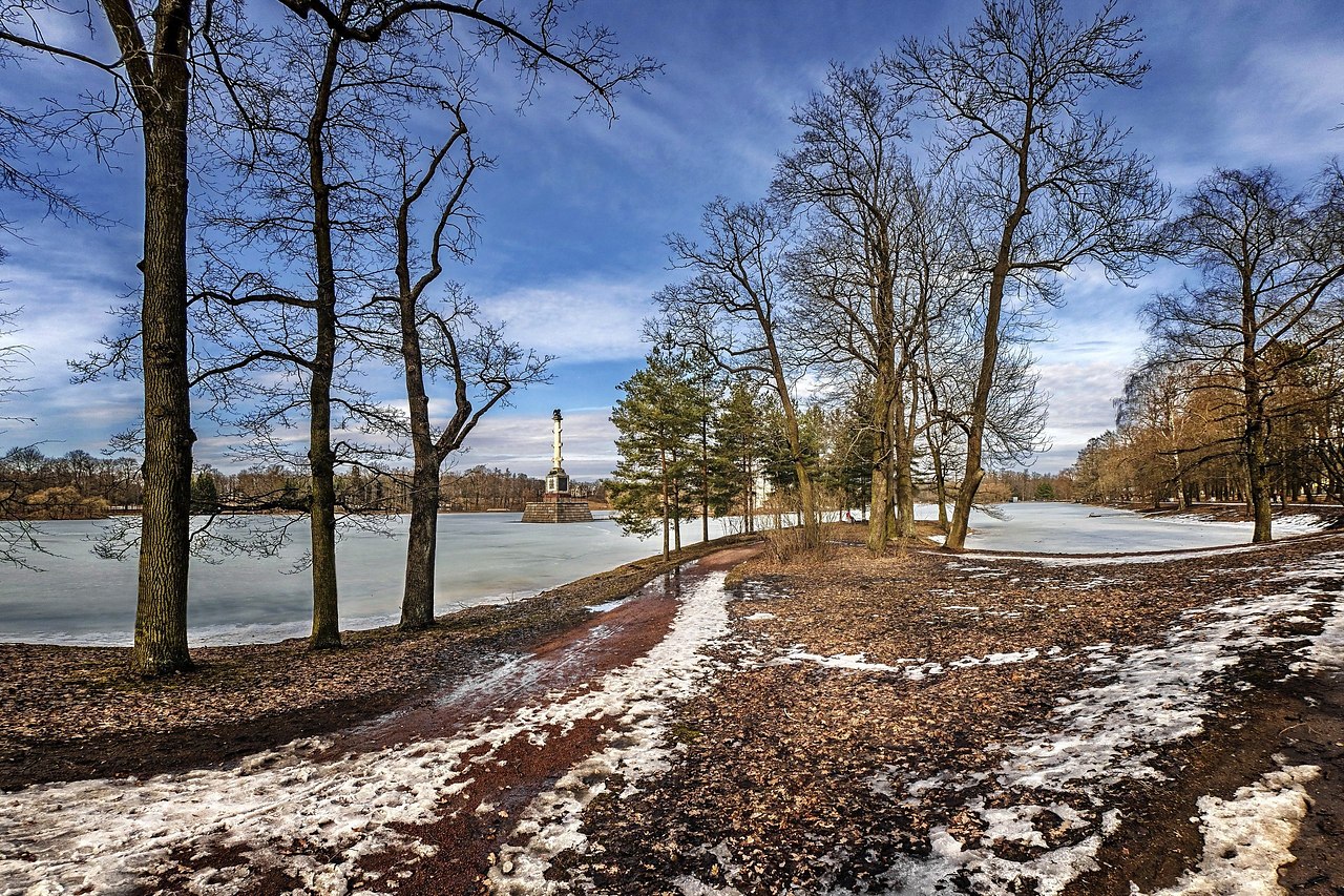 Апрель в городе. Екатерининский парк в апреле.