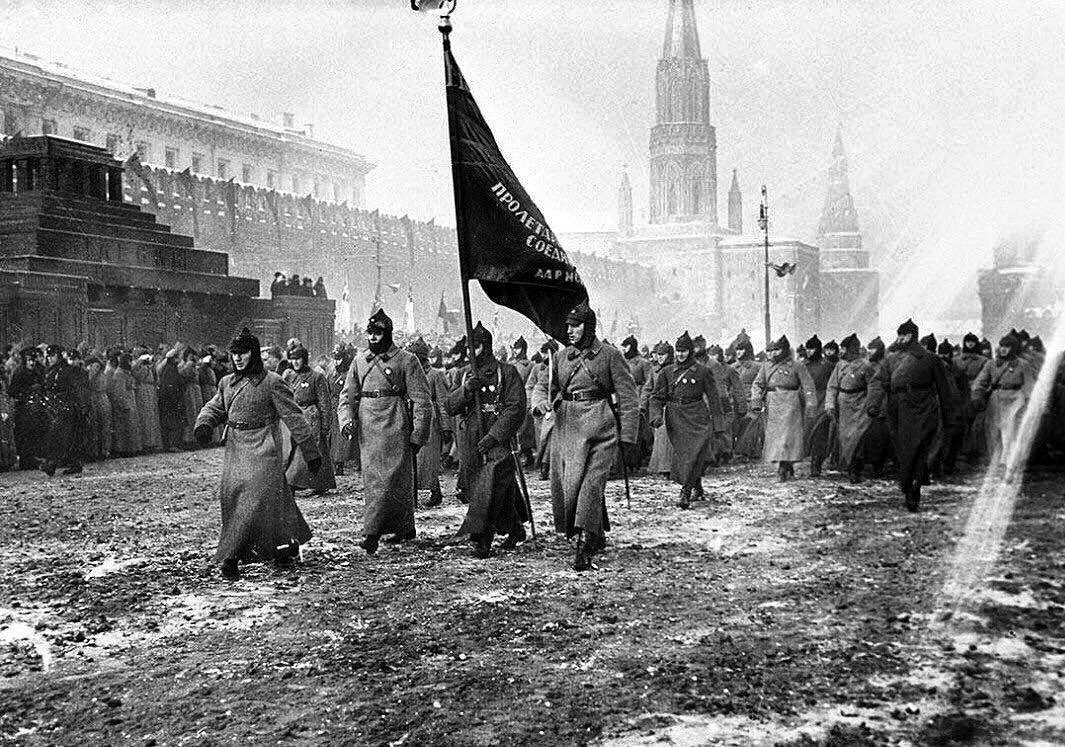 1927. Парад на красной площади. Москва.