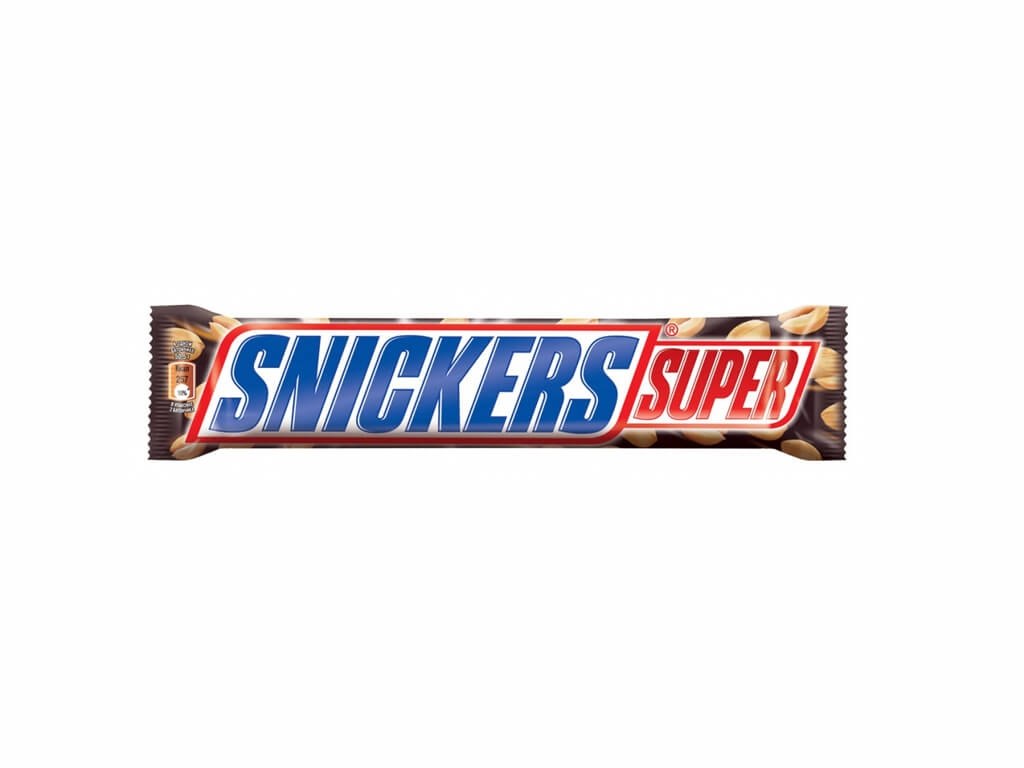 Snickers super. Сникерс. Шоколад Сникерс. Шоколадные батончики. Шоколадный батончик Сникерс.