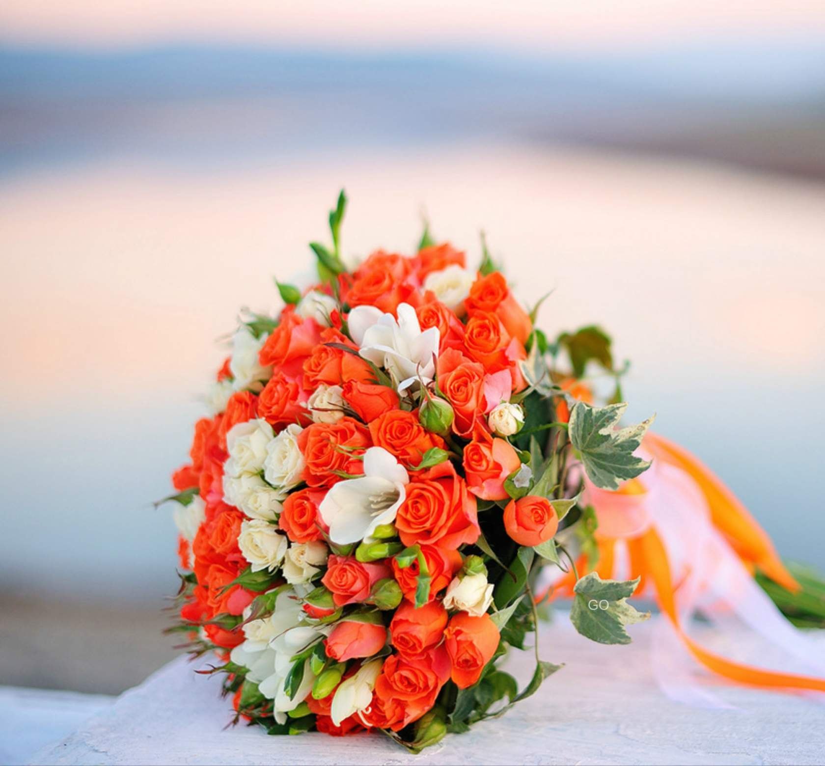 Все пренепременно сбудется. Букет невесты "оранжевый". Пусть задуманное сбудется. Пусть у каждого сбудется мечта. Красивый оранжевый букет цветов.