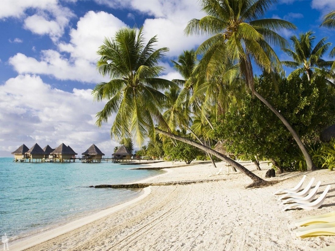 Пляж матира на острове Бора-Бора французская Полинезия