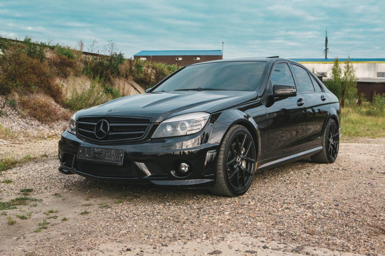 Mercedes-Benz w204 Black