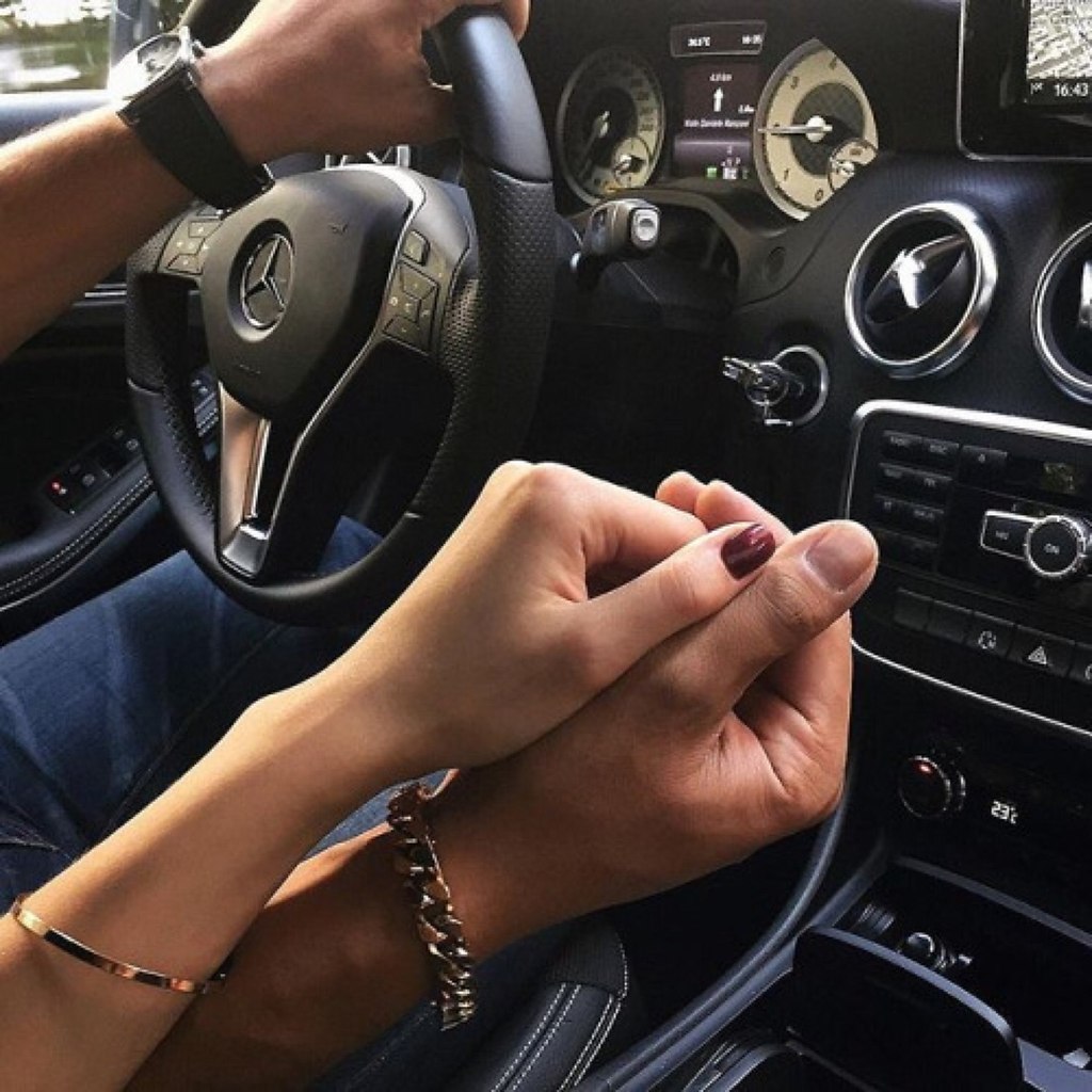 Фото руки в машине мужская и женская