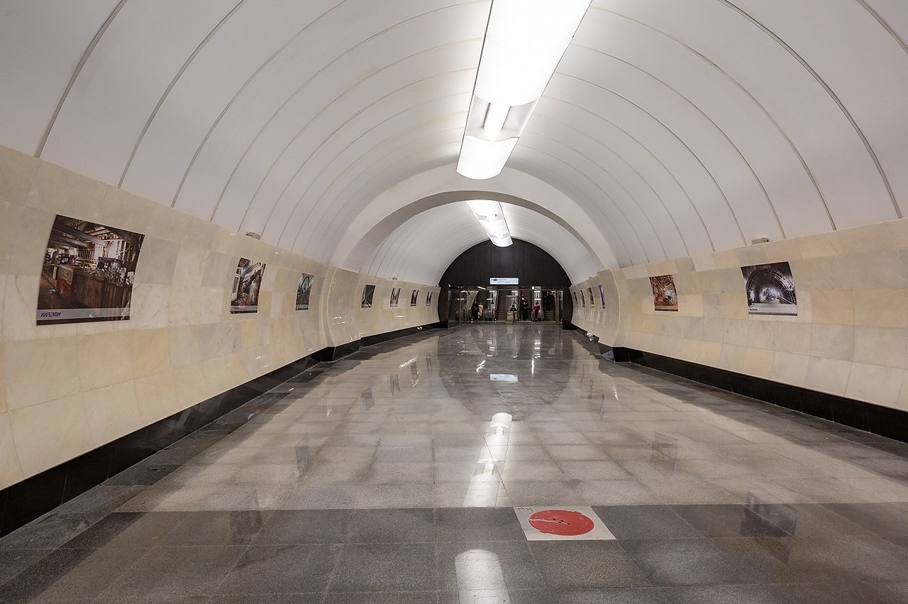 выход метро савеловская