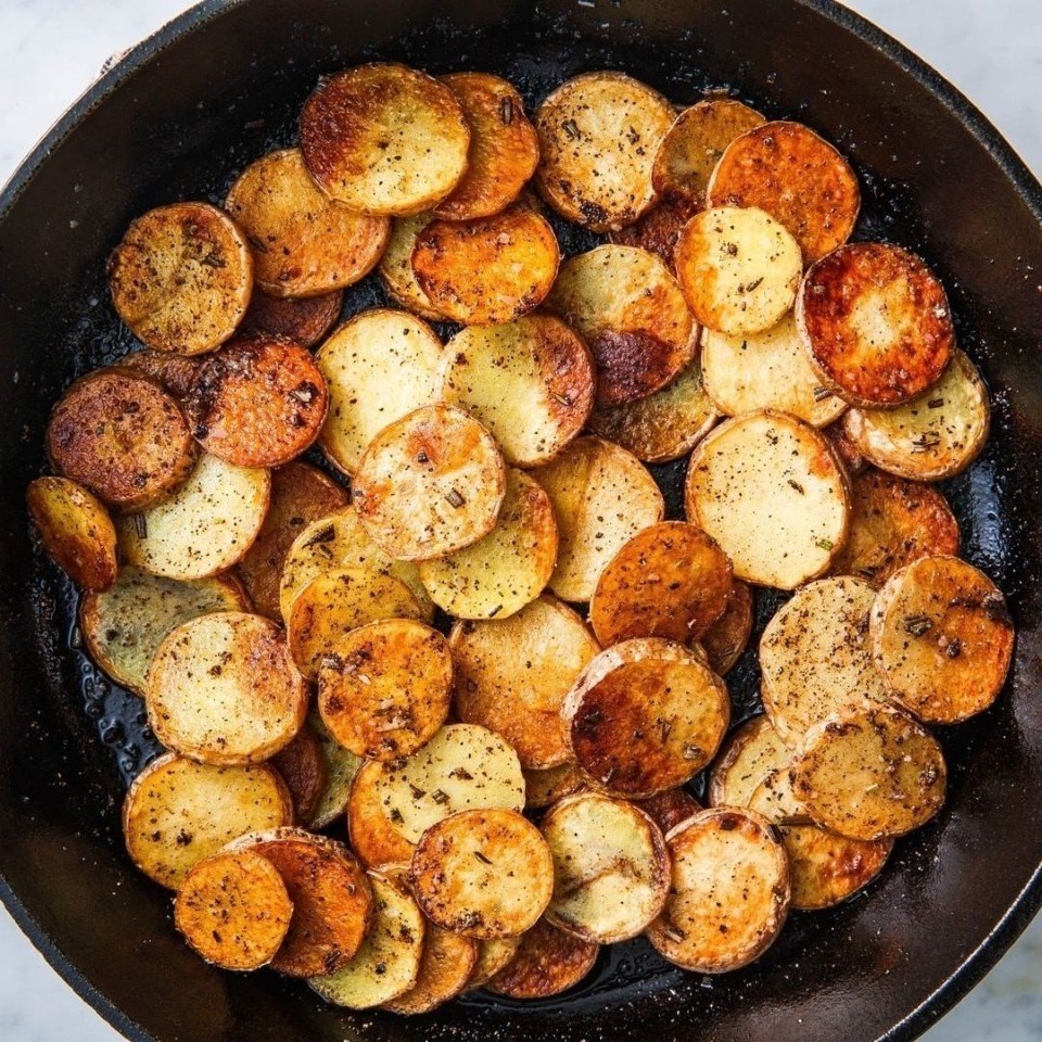 Как пожарить в духовке картошку до золотистой корочки на протвине рецепт с фото