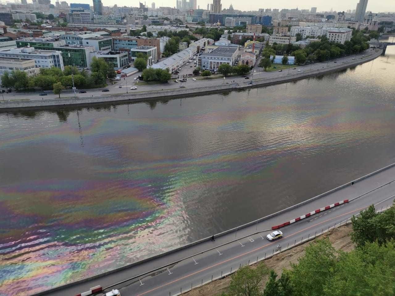 Москва река грязная