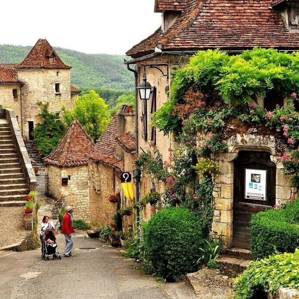 Here village. Франция. Деревня сен-Сирк-Лапопи. Франция, провинция Провансаль Франция. Французские Альпы Эльзас. Провинция Лорен Франция.