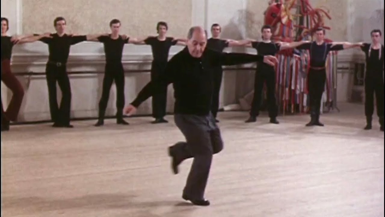 художественный руководитель танцев