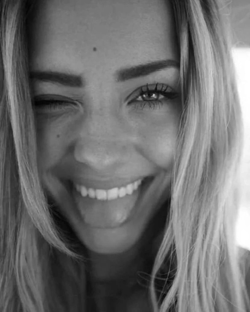 Однажды меня спросят, стану ли я когда-нибудь серьезной. Я внимательно ...