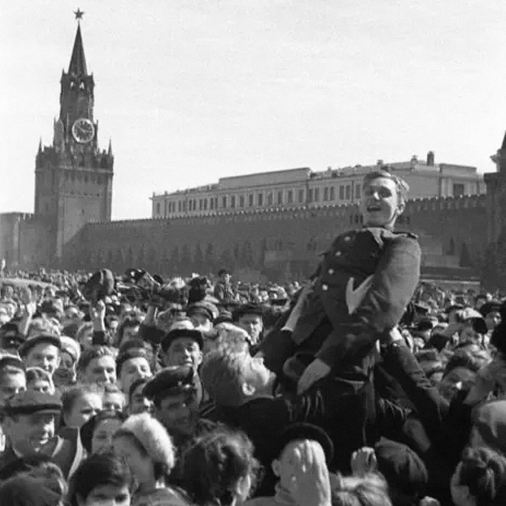 Фотографии в день победы в 1945