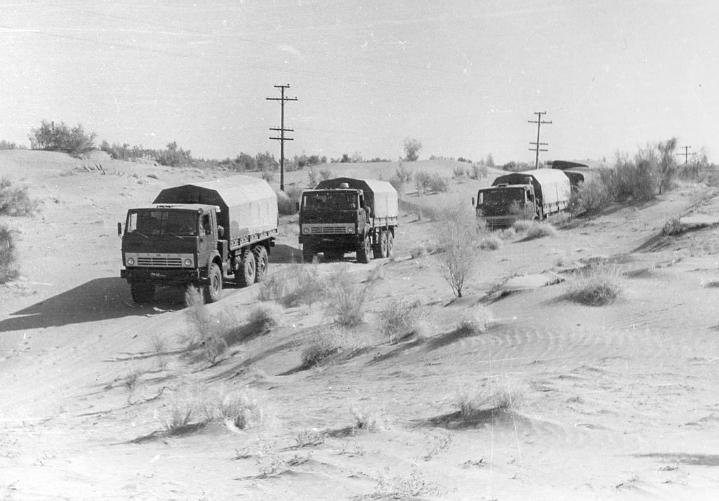 Опытные КАМАЗ-43103 и КАМАЗ-43101 возглавляют ... - Назад в СССР ...