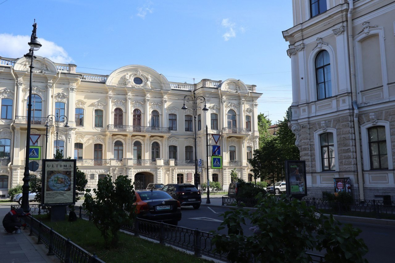 Дом бутурлиной в санкт-петербурге на чайковского. Особняк елизаветы бутурлиной. Особняк елизаветы михайловны бутурлиной. Дом елизаветы бутурлиной санкт петербург. Особняк бутурлиной на улице чайковского 10.