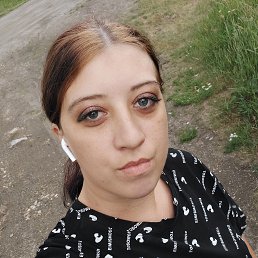 Юлия, 27, Екатеринбург