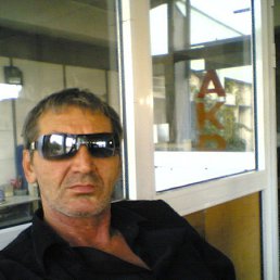 Vladimir, 61, 