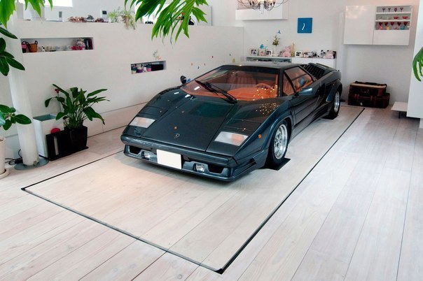   Lamborghini Countach