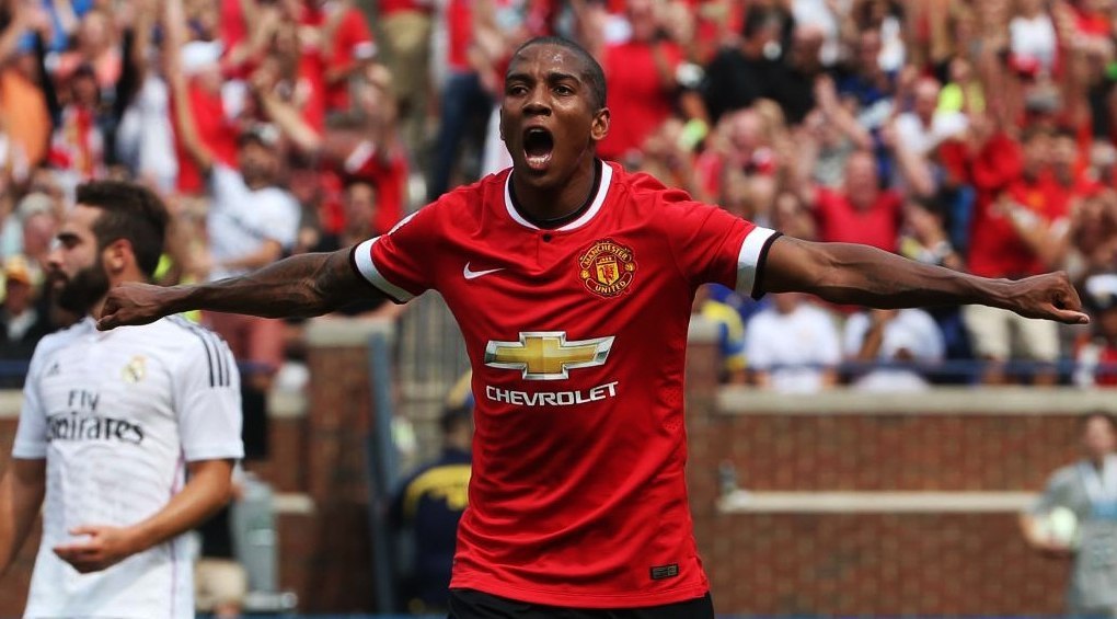 Гол янга. Ashley young Manchester United.