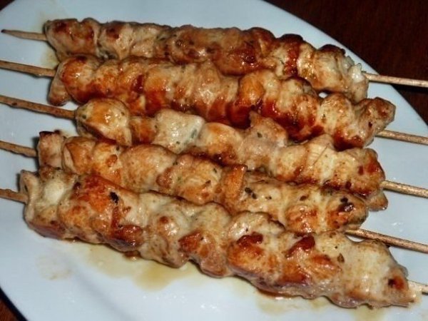 Шашлык из курицы в духовке. Ингредиенты: Филе курицы — 2 Штуки Растительное масло — 2 Ст. ложки ...