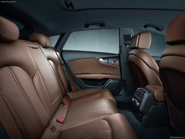 Audi A7 Sportback 3.0 TFSI quattro S-Line. Двигатель 3.0 v6 Мощность 300 л.с. Крутящий момент 440 Нм ... - 5