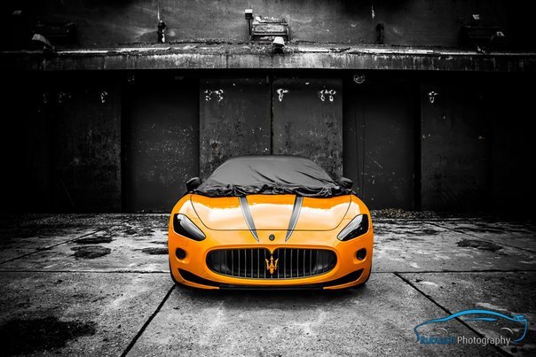 Orange Maserati GranTurismo 4.2 l SPerformance. - 3