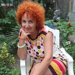 Salome, 48, 