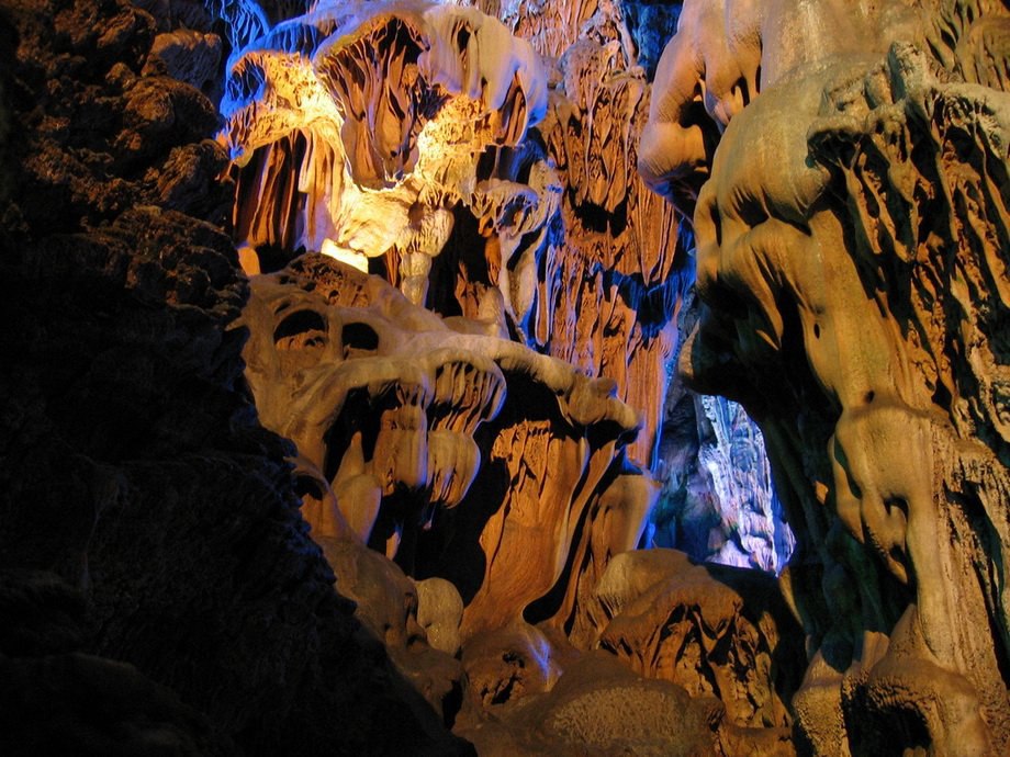     (Reed Flute Cave).     ... - 8