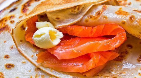 15 самых вкусных начинок для блинчиков. 1. Блины с начинкой из яиц Состав: 4 яйца, 50 гр. зеленого ... - 2