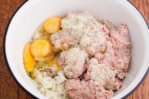 Сочные котлетки. Особенность сегодняшних котлет – они очень сочные. А будут они сочные благодаря ... - 3