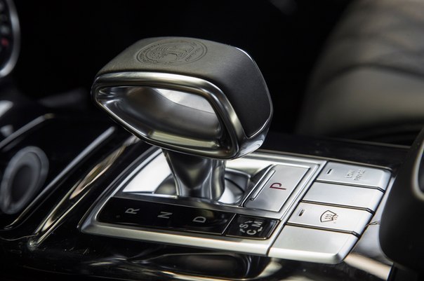 Mercedes-Benz G63 AMG.  5.5 . V8  544 ..   760   0-100 5.4 ... - 6