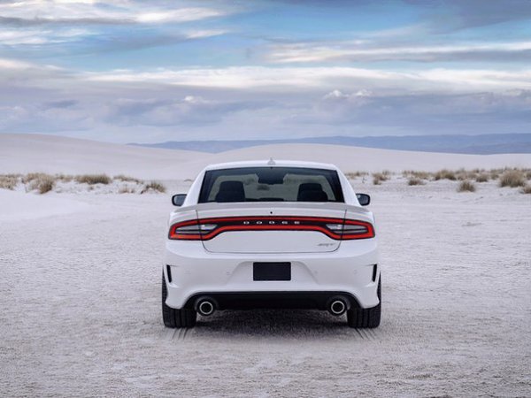 Dodge представил самый мощный серийный седан на планете. До этого звание самого могучего серийного ... - 7