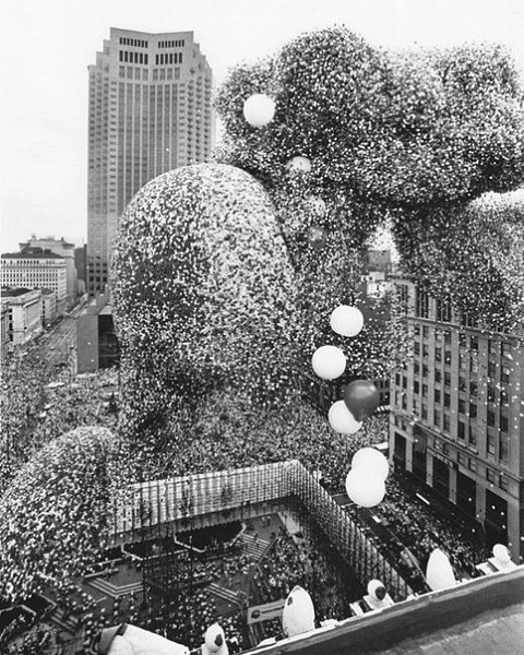 1,5 млн. воздушных шаров (плюс-минус) были одновременно запущены на Balloonfest в 1986. - 2