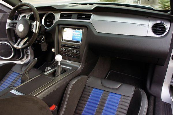 Ford Shelby GT500. Объем двигателя, куб.см: 5409 Тип двигателя: V8 Максимальная мощность, л.с.: 547 ... - 6