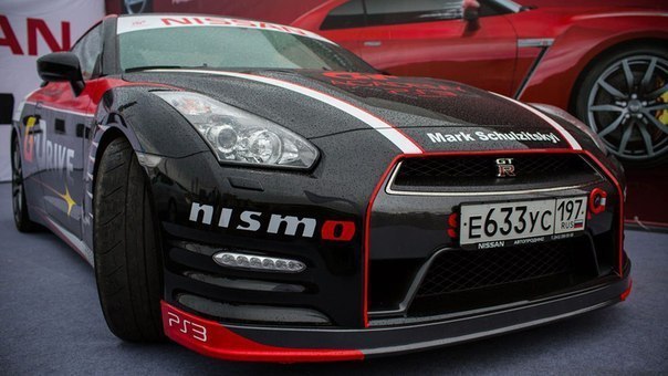 Nissan GT-R