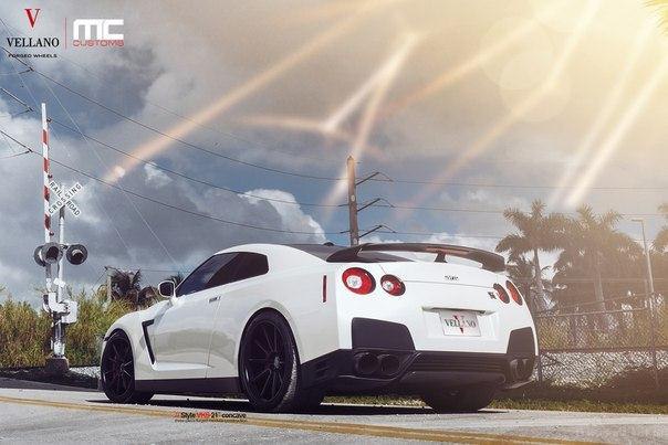 Nissan GT-R on Vellano Forged Wheels. - 7