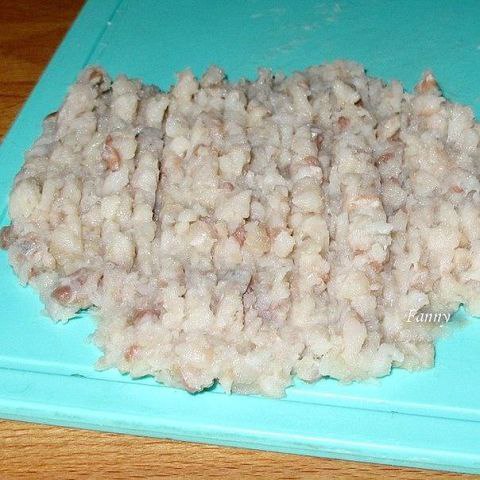 Рулетики из сельди с форшмаком.Ингредиентыфиле сельди — 2 шт.яйцо — 1 шт.морковь — 30гсливочное ... - 3