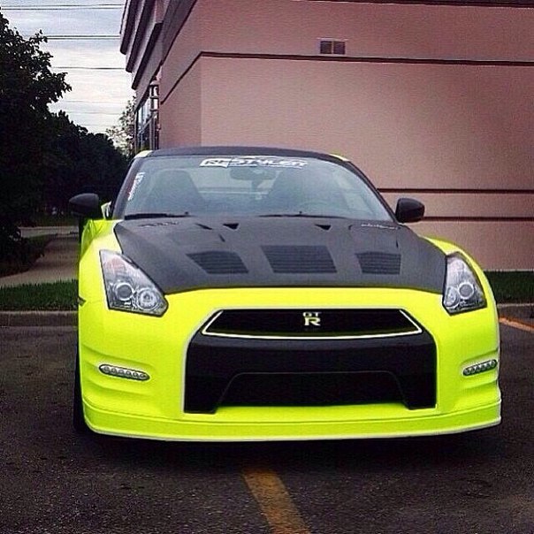 Nissan GT-R.