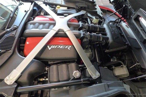 Dodge Viper.: 8,4L V10: 640 .. : 810  : -6 ... - 6