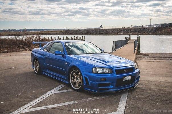 Nissan Skyline GT-R R34 - 8